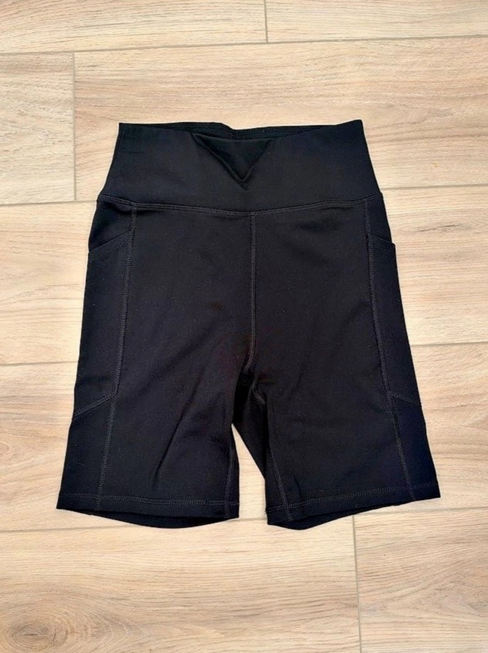 American Eagle The Everything Pocket Bike Short Bike Shorts in Black Size Small